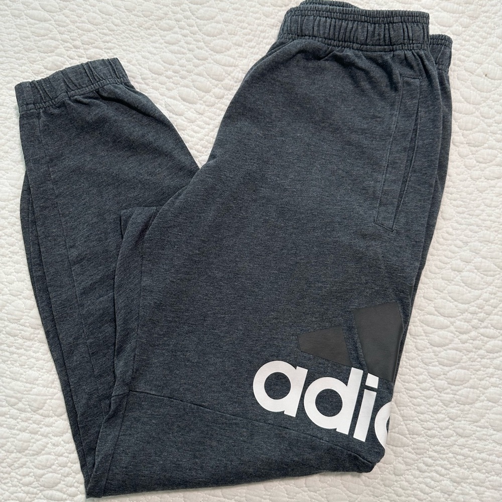 Adidas single logo jersey joggers